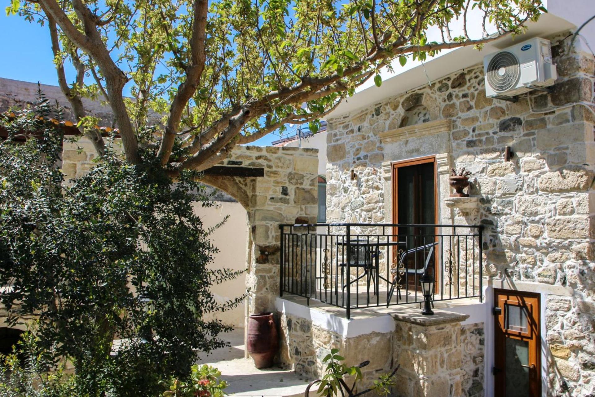 Stone House Elefteria Near Matala Beach Petrokefálion Eksteriør billede